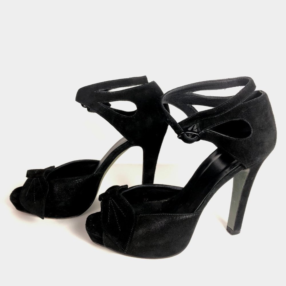 Hoss Black Heels